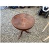 Image 5 : Solid Wood Folding Gateleg Table & Round Pedestal Accent Table