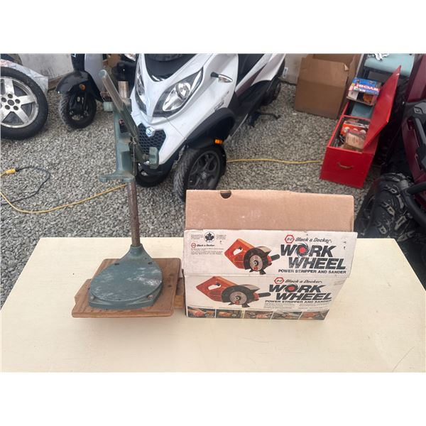 Black & Decker Work Wheel & 1/4" Drill Stand