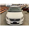 Image 7 : PARKSVILLE - 2009 VOLKSWAGEN ROUTAN WHITE 228826 KMS - 579354-2