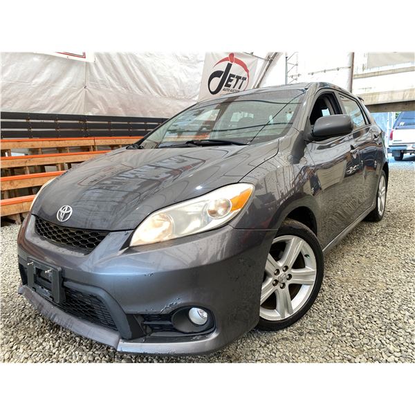 PARKSVILLE - 2011 TOYOTA COROLLA MATRIX GREY 191638 KMS - 565365-2