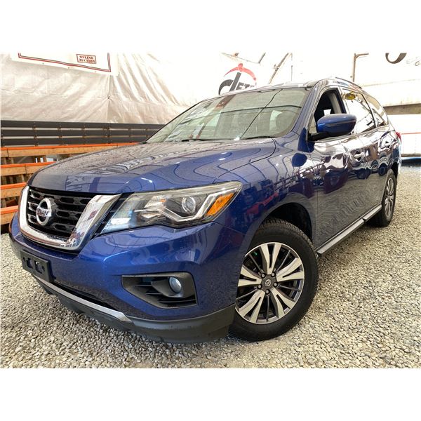 PARKSVILLE - 2017 NISSAN PATHFINDER BLUE 304714 KMS - 637302-3