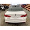 Image 19 : PARKSVILLE - 2017 KIA OPTIMA WHITE 178746 KMS - 154233-2