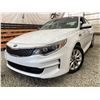 Image 1 : PARKSVILLE - 2017 KIA OPTIMA WHITE 178746 KMS - 154233-2