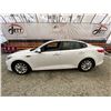 Image 23 : PARKSVILLE - 2017 KIA OPTIMA WHITE 178746 KMS - 154233-2