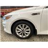 Image 31 : PARKSVILLE - 2017 KIA OPTIMA WHITE 178746 KMS - 154233-2