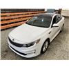 Image 4 : PARKSVILLE - 2017 KIA OPTIMA WHITE 178746 KMS - 154233-2
