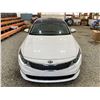 Image 7 : PARKSVILLE - 2017 KIA OPTIMA WHITE 178746 KMS - 154233-2