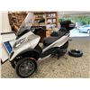 Image 1 : PARKSVILLE - 2016 PIAGGIO MP3 SILVER 13386 KMS - 000550