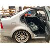 Image 40 : PARKSVILLE - 2004 VOLKSWAGEN JETTA GREY 272653 KMS - 014408-2