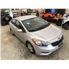 Image 10 : PARKSVILLE - 2016 KIA FORTE GRAY 250545 KMS - 448422-2