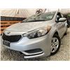 Image 1 : PARKSVILLE - 2016 KIA FORTE GRAY 250545 KMS - 448422-2