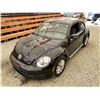 Image 4 : PARKSVILLE - 2014 VOLKSWAGEN BEETLE BLACK 128745 KMS - 655012-3