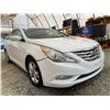 Image 8 : PARKSVILLE - 2011 HYUNDAI SONATA WHITE 247054 KMS - 138983