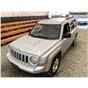 Image 4 : PARKSVILLE - 2011 JEEP PATRIOT GRAY 213799 KMS - 131336-2