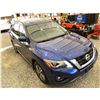 Image 10 : PARKSVILLE - 2017 NISSAN PATHFINDER BLUE 304714 KMS - 637302-3