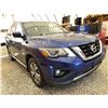 Image 8 : PARKSVILLE - 2017 NISSAN PATHFINDER BLUE 304714 KMS - 637302-3
