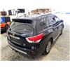 Image 16 : PARKSVILLE - 2015 NISSAN PATHFINDER BLACK 197243 KMS - 659130-2