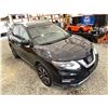 Image 10 : PARKSVILLE - 2017 NISSAN ROGUE BLACK 168564 KMS - 790839-3