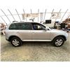 Image 11 : PARKSVILLE - 2005 VOLKSWAGEN TOUAREG GREY 332137 KMS - 016931-3
