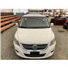 Image 7 : PARKSVILLE - 2009 VOLKSWAGEN ROUTAN WHITE 228826 KMS - 579354-2