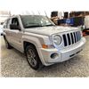 Image 8 : PARKSVILLE - 2009 JEEP PATRIOT GREY 253559 KMS - 228141-2