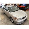 Image 10 : PARKSVILLE - 2002 TOYOTA CAMRY GREY 284071 KMS - 020937-2