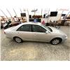 Image 13 : PARKSVILLE - 2002 TOYOTA CAMRY GREY 284071 KMS - 020937-2