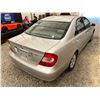 Image 16 : PARKSVILLE - 2002 TOYOTA CAMRY GREY 284071 KMS - 020937-2