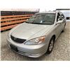 Image 3 : PARKSVILLE - 2002 TOYOTA CAMRY GREY 284071 KMS - 020937-2