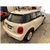 Image 16 : PARKSVILLE - 2015 MINI HARDTOP WHITE 104908 KMS - 830370-3