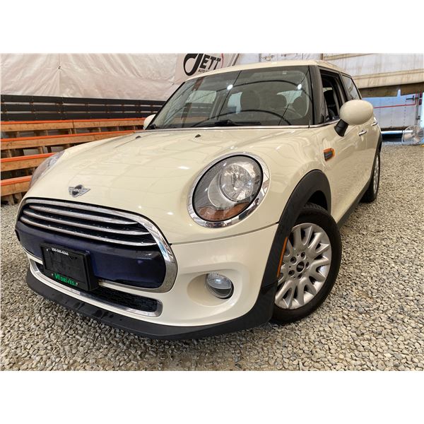 PARKSVILLE - 2015 MINI HARDTOP WHITE 104908 KMS - 830370-3