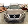 Image 6 : PARKSVILLE - 2013 NISSAN PATHFINDER GREY 220596 KMS - 680940-1