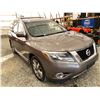 Image 9 : PARKSVILLE - 2013 NISSAN PATHFINDER GREY 220596 KMS - 680940-1