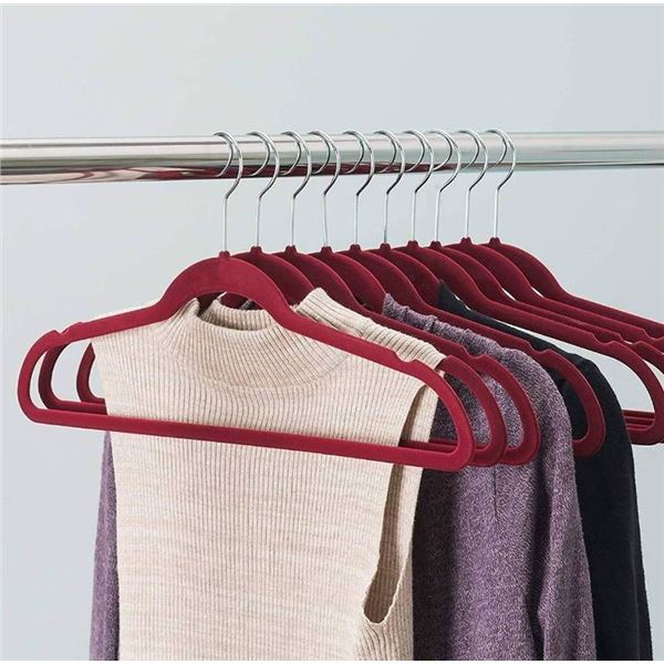 AmazonBasics Velvet Hangers 100-Pack