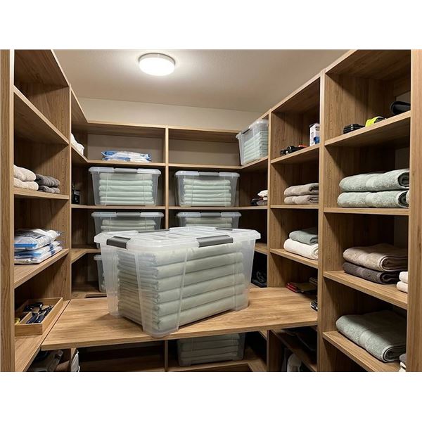 Lot of 6 Clear Plastic Storage Bins With Lids