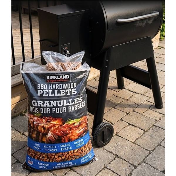Kirkland Signature Premium Blend BBQ Hardwood Pellets, 40 lb
