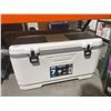 Image 2 : Igloo MaxCold XL 150 Qt Cooler