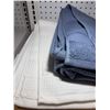 Image 4 : Welhome Waffle Texture Bath Towels, Two