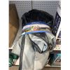 Image 2 : Below Zero Wearable Outdoor Blanket