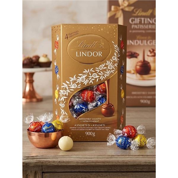 Lindt Lindor Assorted Chocolates 900g