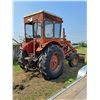 Image 3 : International 706 Diesel Tractor with 7'4" Loader Blade, Running