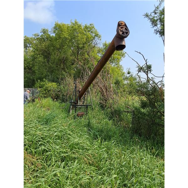 Grain Auger, Wisconsin Engine, turns over