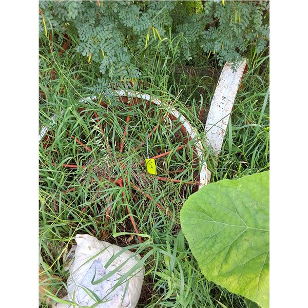 (4) Wagon Wheels, (1) Binder Wheel