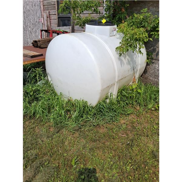 Plastic Water Tank-approx 450 gallon