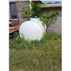 Image 3 : Plastic Water Tank-approx 450 gallon