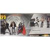 Image 6 : KISS The Demon Deluxe Three-Pack by McFarlane Toys