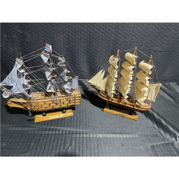Wooden Model Ships: H.M.S. Victory and Mayflower