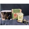 Image 1 : Singer No. 20 Child’s Sewing Machine with Original Box and Accessories