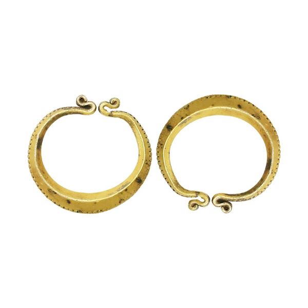 Central India, Gold ear ring, 2.41 gms