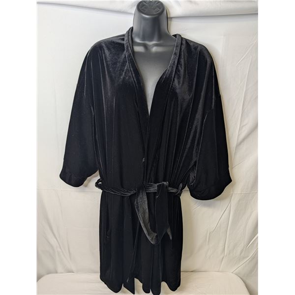 La Vie en Rose Black Velvet robe